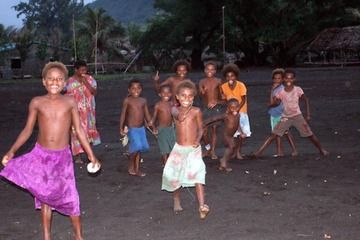 Village children coming to greet us (Photo: Yashmin Chebli)
