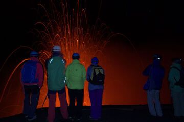 Our group observing the activity of Yasur volcano at night (Tanna Island, Vanuatu) (Photo: Yashmin Chebli)