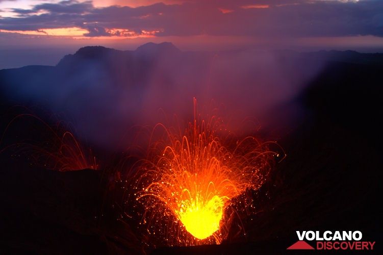 Strombolian activity from Yasur volcano at dawn (Tanna Island, Vanuatu) (Photo: Yashmin Chebli)
