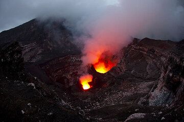 Weitwinkelaufnahme des Benbow Kraters im abendlichen Zwilicht. (Photo: Tom Pfeiffer)