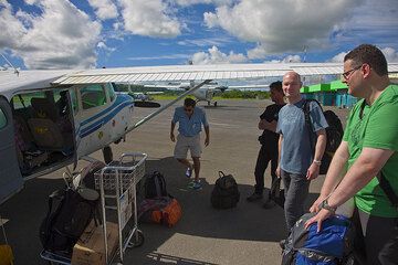 After close inspection of the plane, we're convinced that it's impossible to have everything inside there (not only us and our own baggage, but all the food and gear for the whole group on Ambrym as well...) (Photo: Tom Pfeiffer)