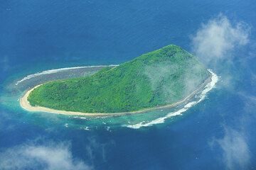 Namuka Island (Photo: Tom Pfeiffer)