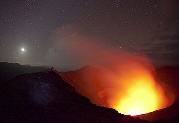 yasur_i0891.jpg (Photo: Tom Pfeiffer)