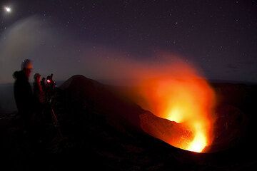 yasur_i1137.jpg (Photo: Tom Pfeiffer)