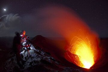 yasur_i1153.jpg (Photo: Tom Pfeiffer)