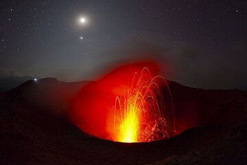 yasur_i34543.jpg (Photo: Tom Pfeiffer)