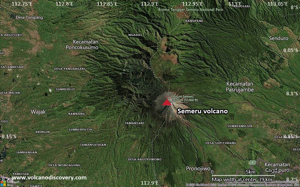 Satellite/aerial-type map of Semeru volcano (scale of 20-40 km)
