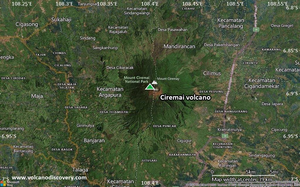 Satellite/aerial-type map of Ciremai volcano (scale of 20-40 km)