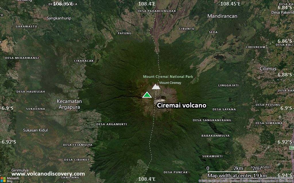 Satellite/aerial-type map of Ciremai volcano (scale of approx. 10-20 km)