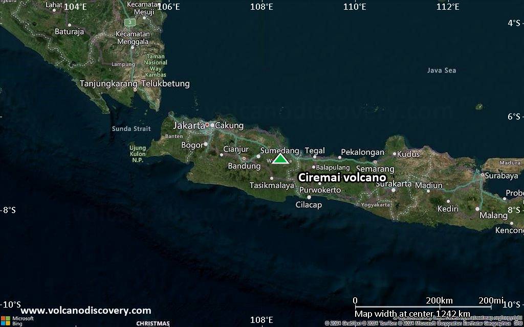 Satellite/aerial-type map of Ciremai volcano (region scale small)