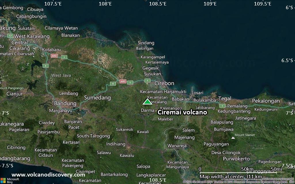 Satellite/aerial-type map of Ciremai volcano (local scale medium)