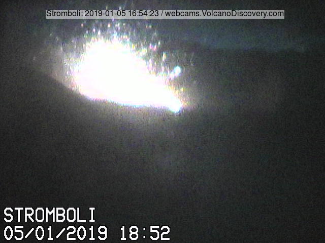 Stromboli in violent eruption this evening (image: Vulcano a Piedi webcam)