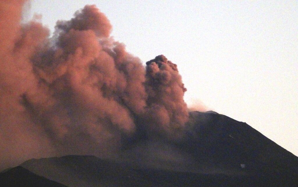 Explosion from Etna volcano today (image: INGV)