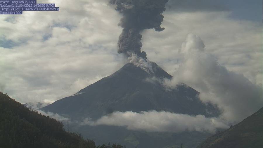 Eruption column of Tungurahua's explosion on 11 April 2012