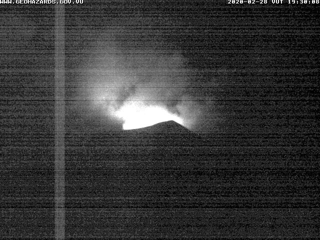 Glow from Yasur volcano this night (VMGD)