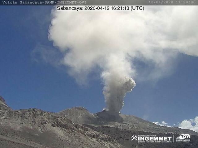 An explosion from Sabancaya volcano on 12 April (image: INGEMMET)