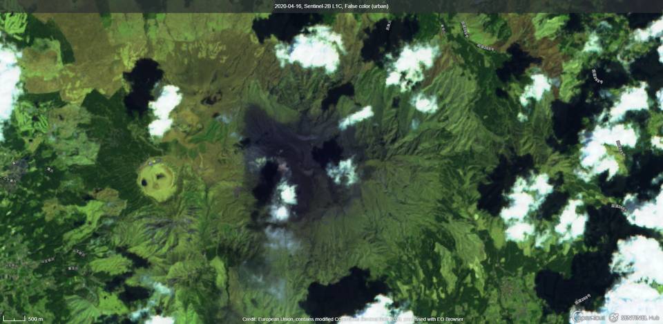Ash emissions from Aso volcano from satellite (image: Sentinel 2)