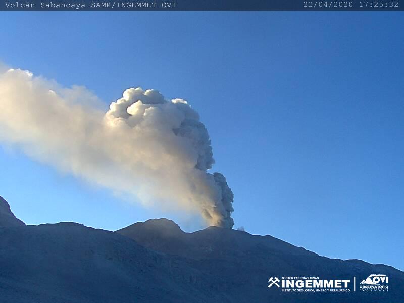 Ash plume from Sabancaya volcano (image: INGEMMET)