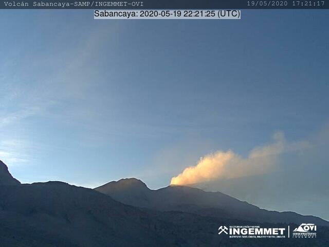 Emissions rising from Sabancaya volcano (image: INGEMMET)