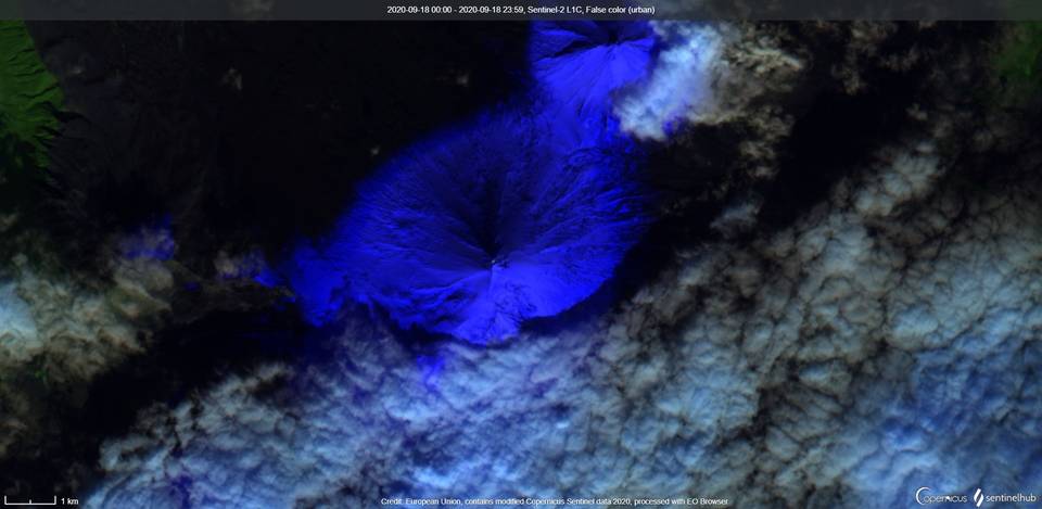 Pavlof volcano from satellite on 18 September (image: Sentinel 2)