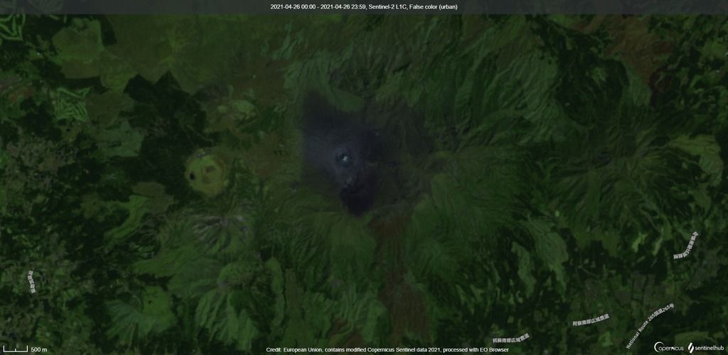 Summit crater of Aso volcano from satellite on 26 April (image: Sentinel 2)