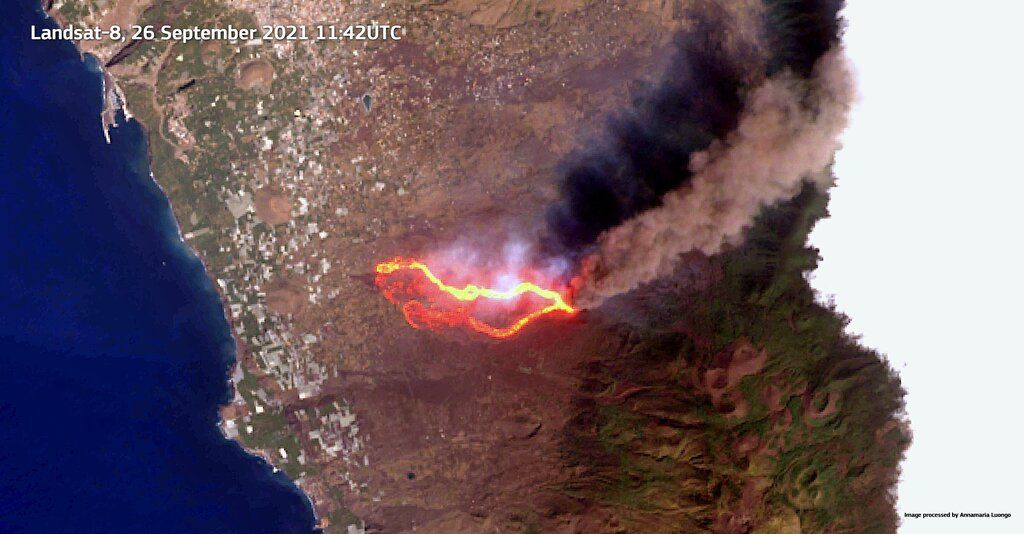 Lava flows at Cumbre Vieja volcano from space took yesterday (image: @FronteraSpacial/twitter)