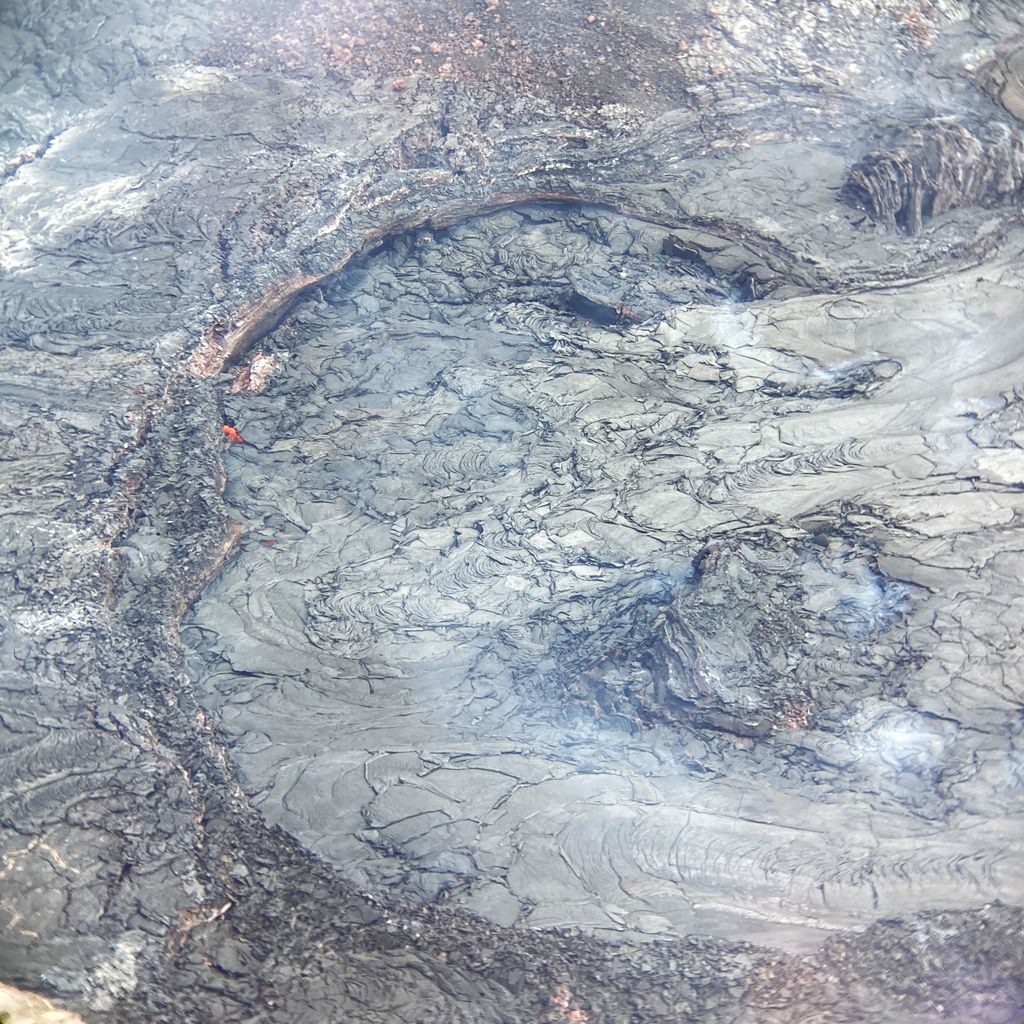 Zoomed-in photo of the far southwest end of the active lava lake within Halema‘uma‘u at Kīlauea's summit, captured on Thursday, April 22. USGS image.