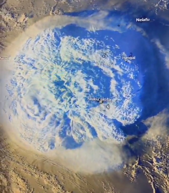 Huge eruption cloud from Hunga Tonga-Hunga Ha'apai volcano as seen by satellite (image: Windy.com, Satellite via @Asiablog_it/twitter)