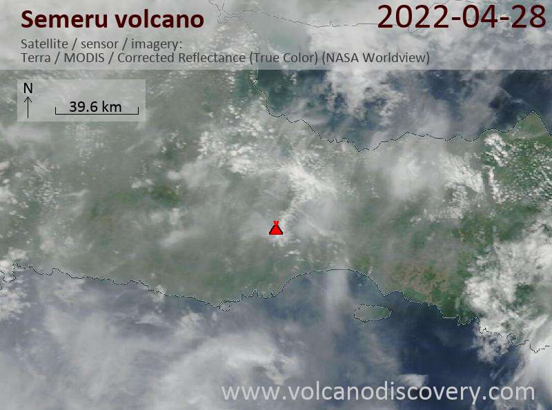 Satellite image of Semeru volcano on 28 Apr 2022