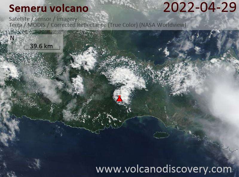 Satellite image of Semeru volcano on 29 Apr 2022