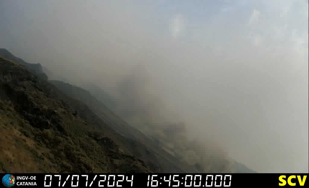 View of the area of the effusive vent at the Sciara del Fuoco of Stromboli (image: INGV webcam at 400 m elevation)