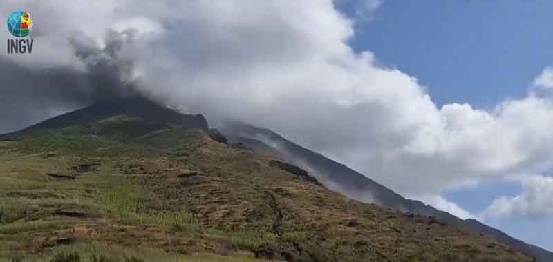 The new lava flow on Stromboli that started 4 July 2024 afternoon (image: INGV Catania)