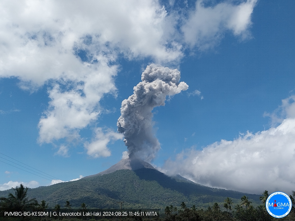 Gunung berapi Lewotobi Lakilaki (Flores, Indonesia): letusan yang hampir sering terjadi terus berlanjut