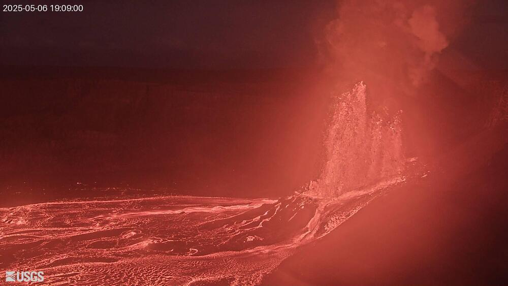 Tall lava fountains from Kilauea volcano this morning (image: HVO webcam)