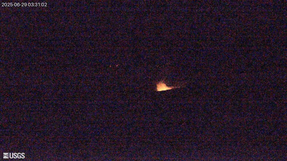 Mild strombolian activity at Halema'uma'u crater of Kilauea volcano as of early morning 29 June (image: USGS/HVO webcam)