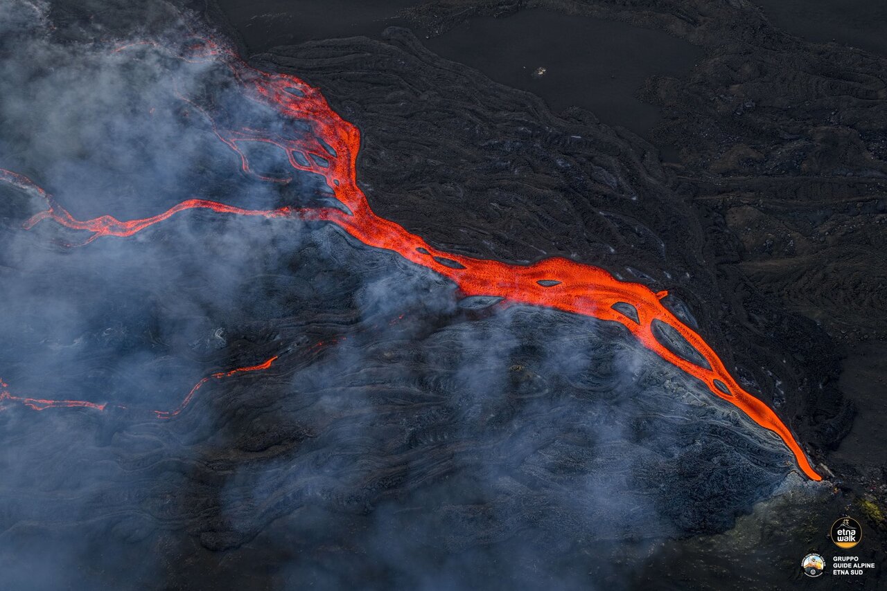 Etna volcano update: multiple lava flows continue