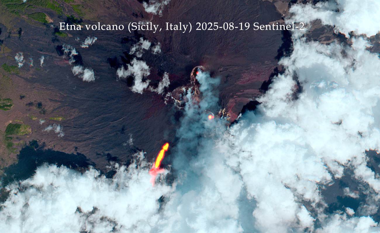 Thermal radiation of Etna depicts the new lava flow as of 19 August (image: Sentinel-2)
