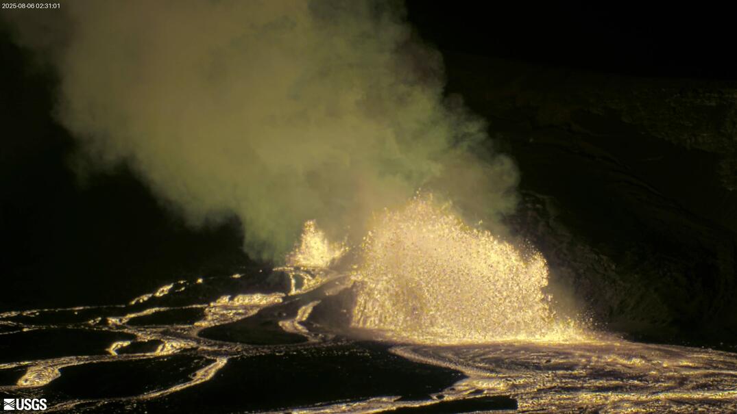 Lava fountaining from the north and south vent in Halema'uma'u crater of Kilauea (image: HVO webcam)