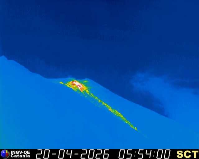 Thermal view of the upper Sciara del Fuoco showing the recent lava flow (image: INGV webcam)