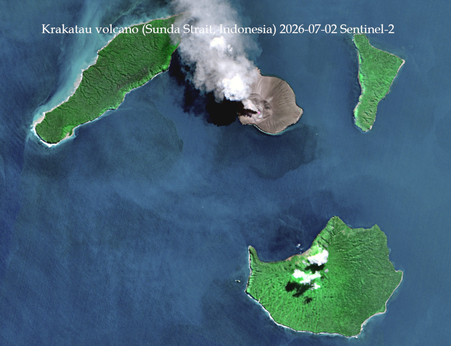 The satellite acquisition of Krakatau volcano on 2 July (image: Sentinel-2, processed by Martin Kelko)