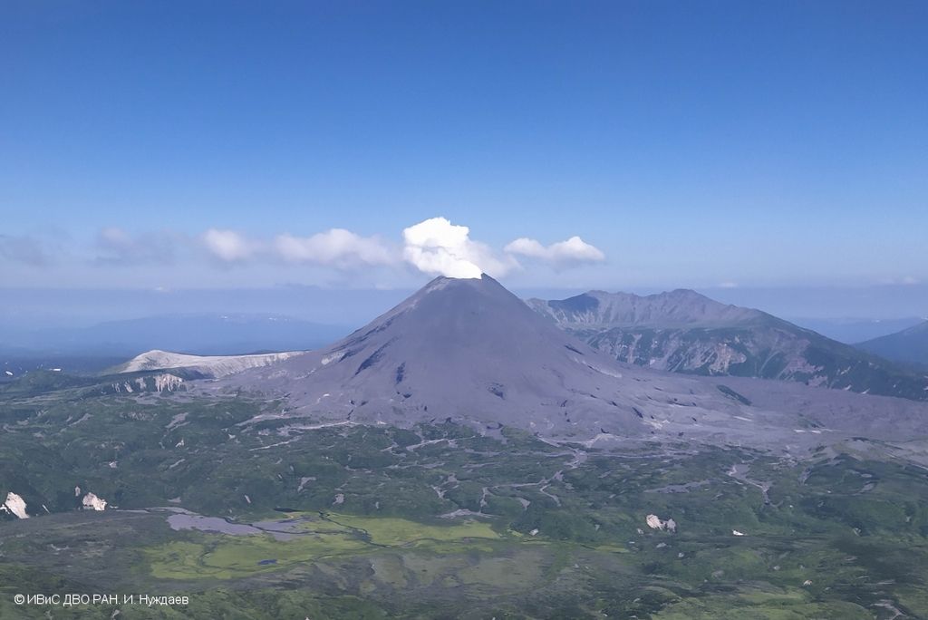Gas emissions from Karymsky volcano on 14 July (image: KVERT)