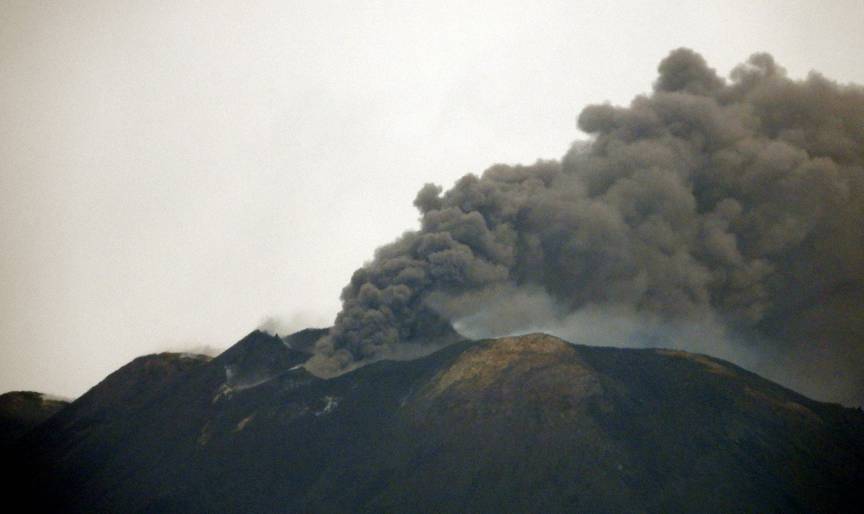 Eruption from Etna volcano on 19 May (image: INGV)