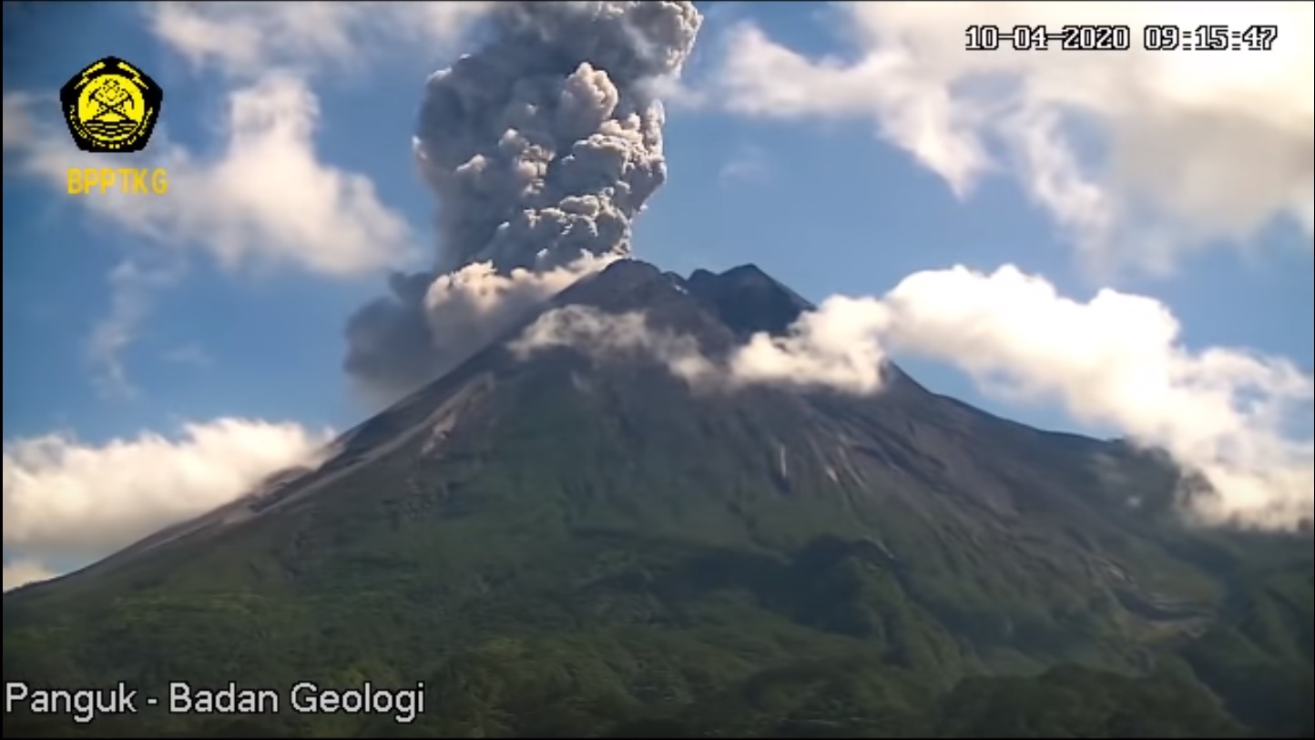 Eruption from Merapi volcano on 10 April (image: BPPTKG)