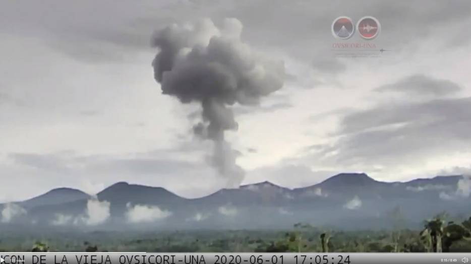 Moderate explosion from Rincon de la Vieja volcano yesterday (image: OVSICORI)