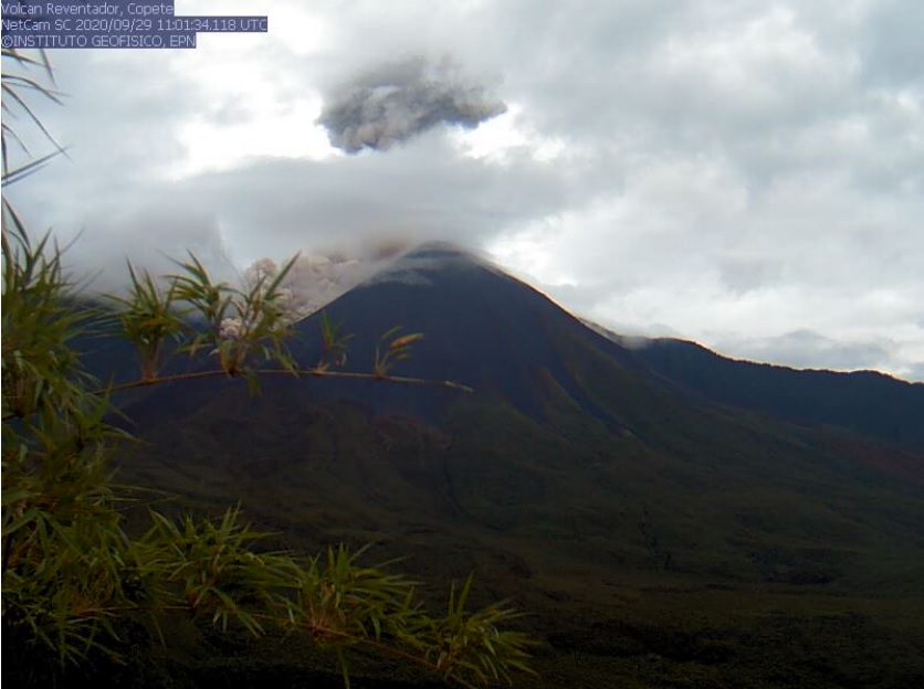 Pyroclastic flow from Reventador volcano yesterday (image: IGEPN)