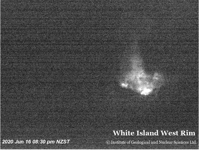 Glow visible at night from White Island volcano (image: GeoNet)