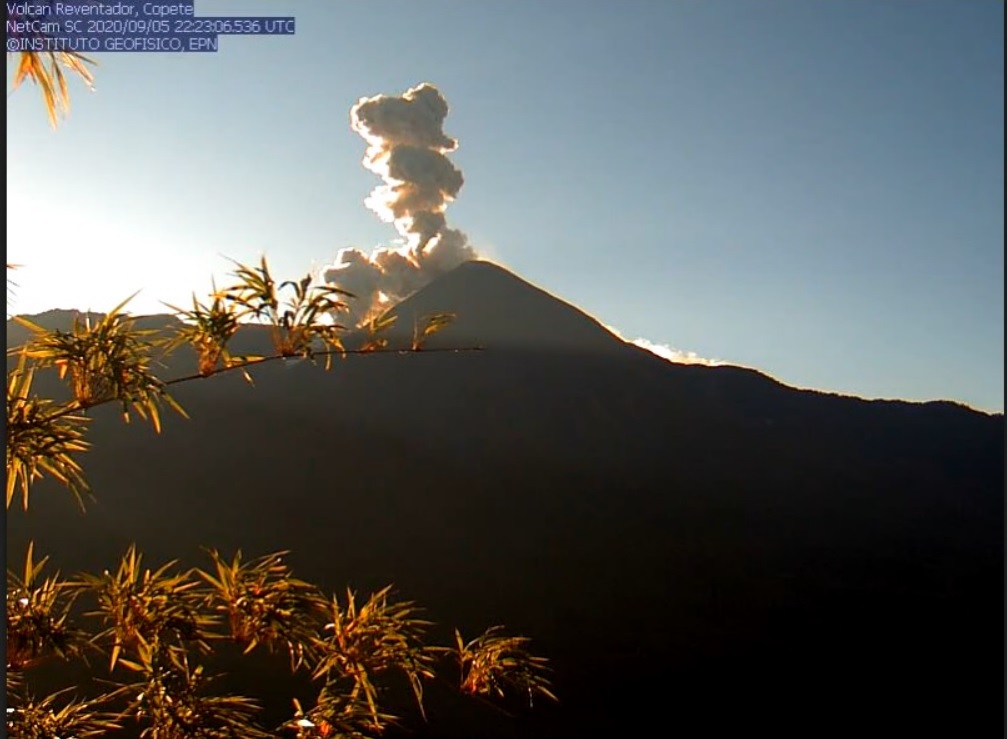 Ash emissions and pyroclastic flow from Reventador volcano on 6 September (image: IGEPN)