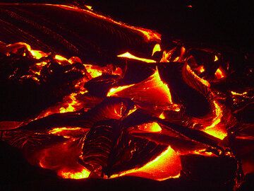 Night-time lava flow (6)