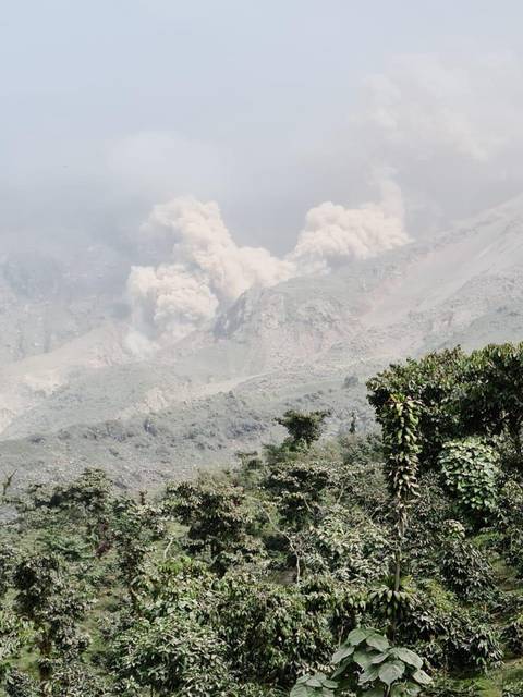 Block-and-ash flows from Santiaguito volcano (image: @ConredGuatemala/twitter)