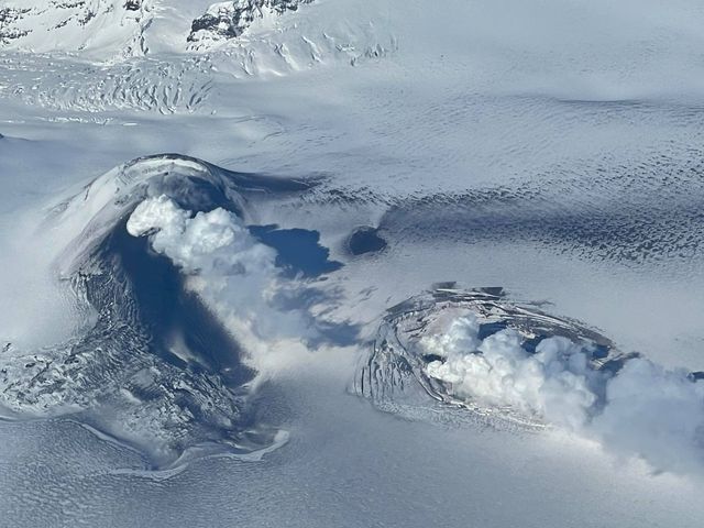 Aerial view of the eruptions which continue from two vents at the same time from Veniaminof volcano (image: AVO)